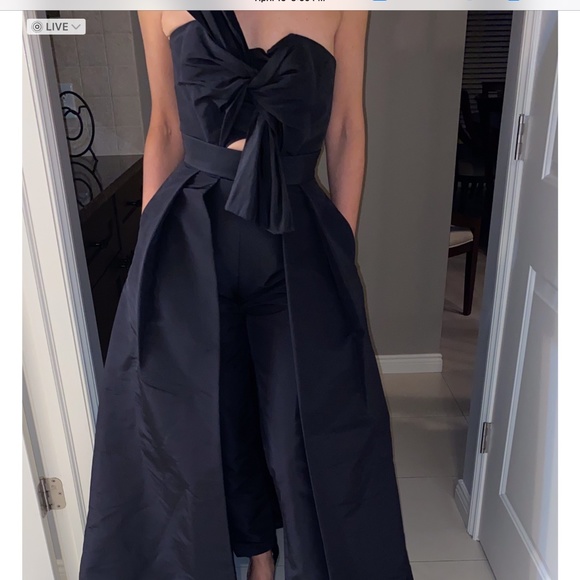 Evening gowns - Picture 1 of 4